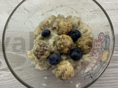 Avižinė košė su varškės rutuliukais pagrindine nuotrauka