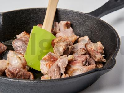 Paprastas salotas su kalakutienos filė ir lediniu salotu Žingsnis 1