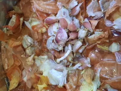 Mėsa svogūnų lukštuose Žingsnis 3