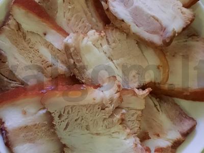 Mėsa svogūnų lukštuose pagrindine nuotrauka