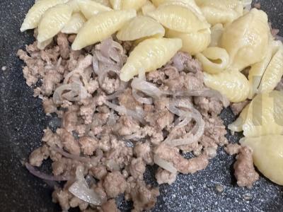 Krevetės su mėsa ir raudonuoju svogūnu Žingsnis 5