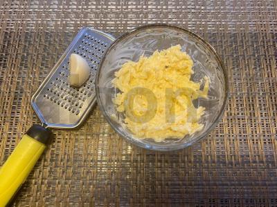 Namų sumuštiniai su dešros-sūrio įdaru Žingsnis 4