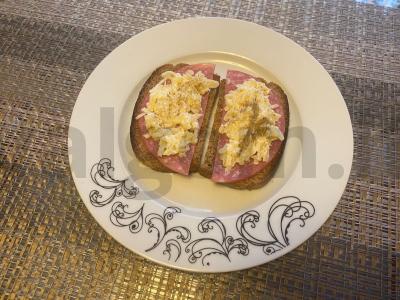 Namų sumuštiniai su dešros-sūrio įdaru pagrindine nuotrauka