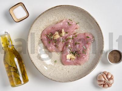 Kalakutienos ritinėliai su ožkos sūriu Žingsnis 1