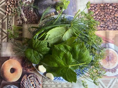 Sūdyti agurkai juodųjų serbentų lapuose Žingsnis 1