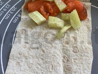 Trikampiai su raudona žuvimi ir agurku Žingsnis 2