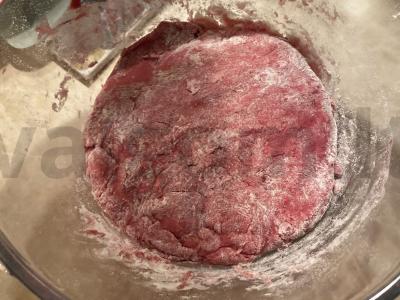 Rožinė pica su burokėlių sultimis Žingsnis 1