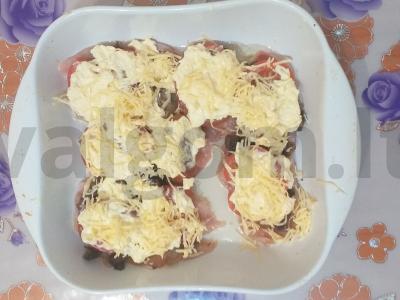 Sultinga vištienos krūtinėlė su grybais ir pomidorais po sūriu Žingsnis 5