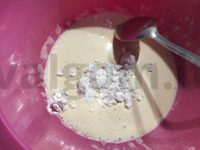 Grietinės ir vyšnių pyragas iš kvietinių miltų Žingsnis 5