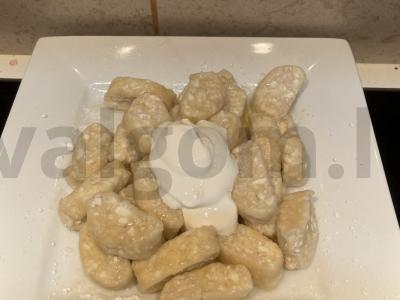 Patingėti varškės koldūnai iš keturių ingredientų Žingsnis 5