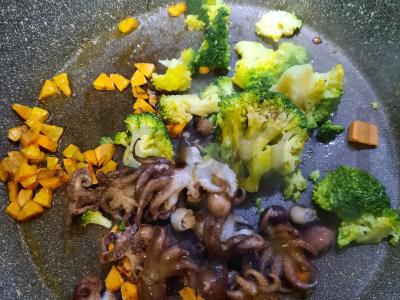 Ryžiai su aštuonkojais ir daržovėmis Žingsnis 3