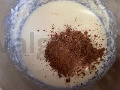 Pieniniai keksiukai su šokolado gabaliukais ir kakava Žingsnis 2