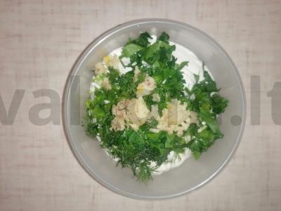 Aštrus grietinės ir majonezo padažas su česnaku Žingsnis 2