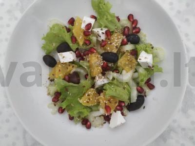 Vitaminų salotas su feta, granatu ir salierais Žingsnis 2