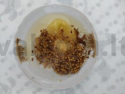 Vitaminų salotas su feta, granatu ir salierais Žingsnis 3