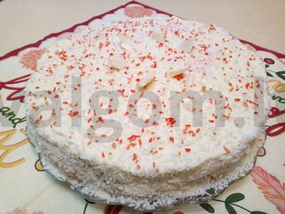 Balta ir puri tortas „Rafaello“ su migdolais ir grietinėlės kremu pagrindine nuotrauka