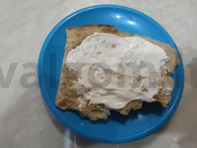 Gruziniškas lavašas su faršu, grietine ir žolelėmis Žingsnis 1