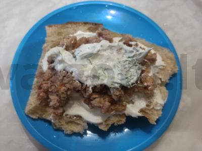 Gruziniškas lavašas su faršu, grietine ir žolelėmis pagrindine nuotrauka