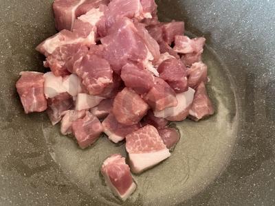 Kiaulienos plovas katile Žingsnis 2