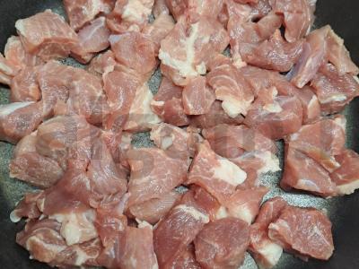 Bulvės su mėsa, daržovėmis ir sūriu Žingsnis 2