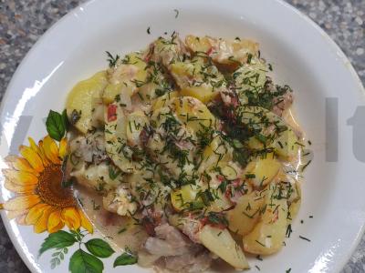 Bulvės su mėsa, daržovėmis ir sūriu pagrindine nuotrauka