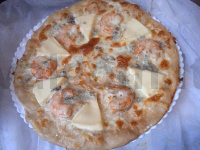 Sūrio pica su krevetėmis pagrindine nuotrauka