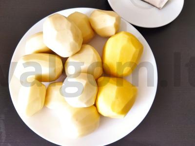 Keptos bulvės su rūkyta šonine Žingsnis 1