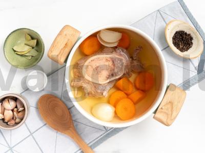 Šaltiena iš kalakutienos filė su jautienos blauzda Žingsnis 1