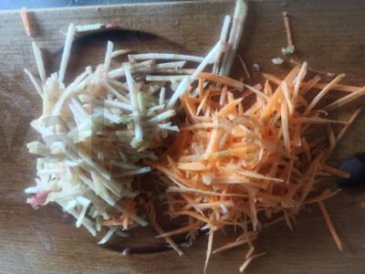 Salotas „Vaikų fantazija“ su cinamonu ir kondensuotu pienu Žingsnis 1