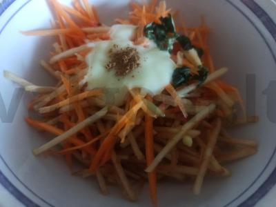 Salotas „Vaikų fantazija“ su cinamonu ir kondensuotu pienu Žingsnis 2