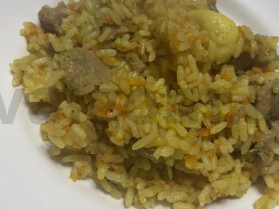 Kumpio plovas su garintais ryžiais ir česnaku pagrindine nuotrauka