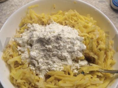 Labai skanūs bulviniai blynai su grybais Žingsnis 6