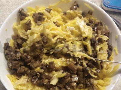 Labai skanūs bulviniai blynai su grybais Žingsnis 7