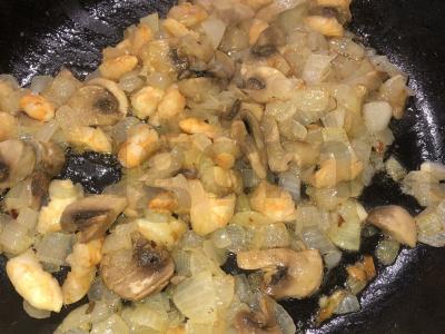 Makaronai su krevetėmis ir grybais Žingsnis 3