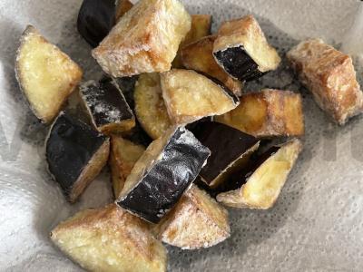 Salotos su baklažanais saldžiarūgščiu padažu Žingsnis 4