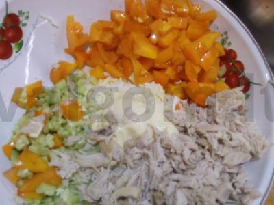 Šiltas salotas su vištienos krūtinėle ir pomidorais Žingsnis 4