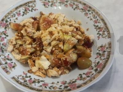 Sultingas vaisių salotas pagrindine nuotrauka