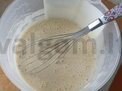 Blynai su persikų ir obuolių įdaru Žingsnis 1