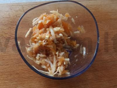 Blynai su persikų ir obuolių įdaru Žingsnis 3