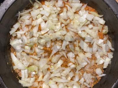 Sotūs salotas „Mimoza“ su žuvies konservais Žingsnis 2