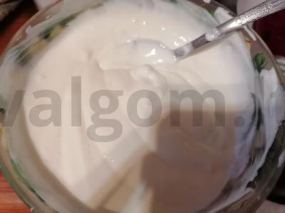 Tortas „Pancho“ su bananais ir kiviais Žingsnis 2