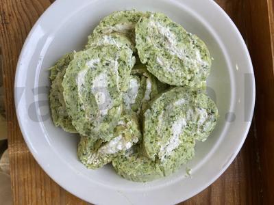 Cukinijų ritinėlis su varškės sūriu pagrindine nuotrauka