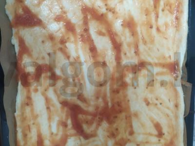 Pica ant naminio tešlos su vištiena ir kalakutiena Žingsnis 2