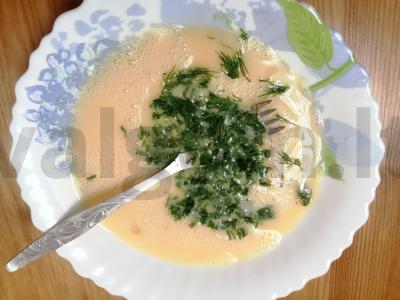 Daržovių salotos „Skonių vaivorykštė“ su kiaušiniu ir sūriu Žingsnis 1