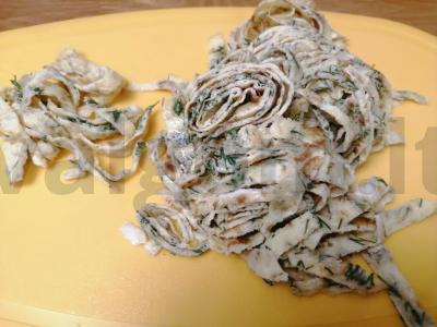 Daržovių salotos „Skonių vaivorykštė“ su kiaušiniu ir sūriu Žingsnis 3