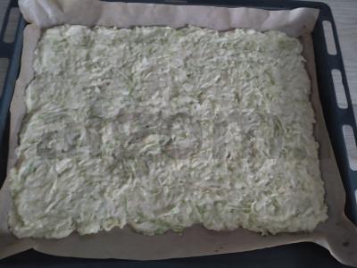 Cukinijų ritinys su pomidorais ir žolelėmis Žingsnis 3