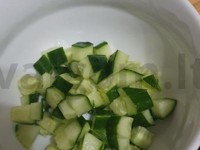 Brusketa su pomidorais ir agurkais Žingsnis 3