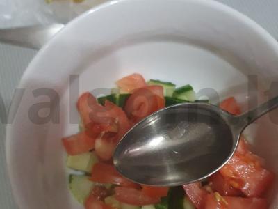 Brusketa su pomidorais ir agurkais Žingsnis 5