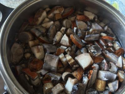 Kepti voveraitės su svogūnais Žingsnis 1