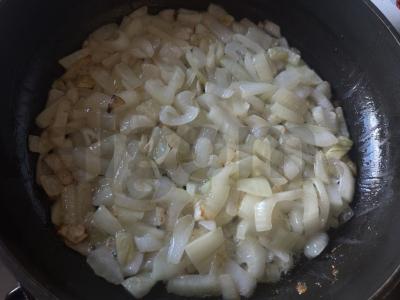 Kepti voveraitės su svogūnais Žingsnis 3